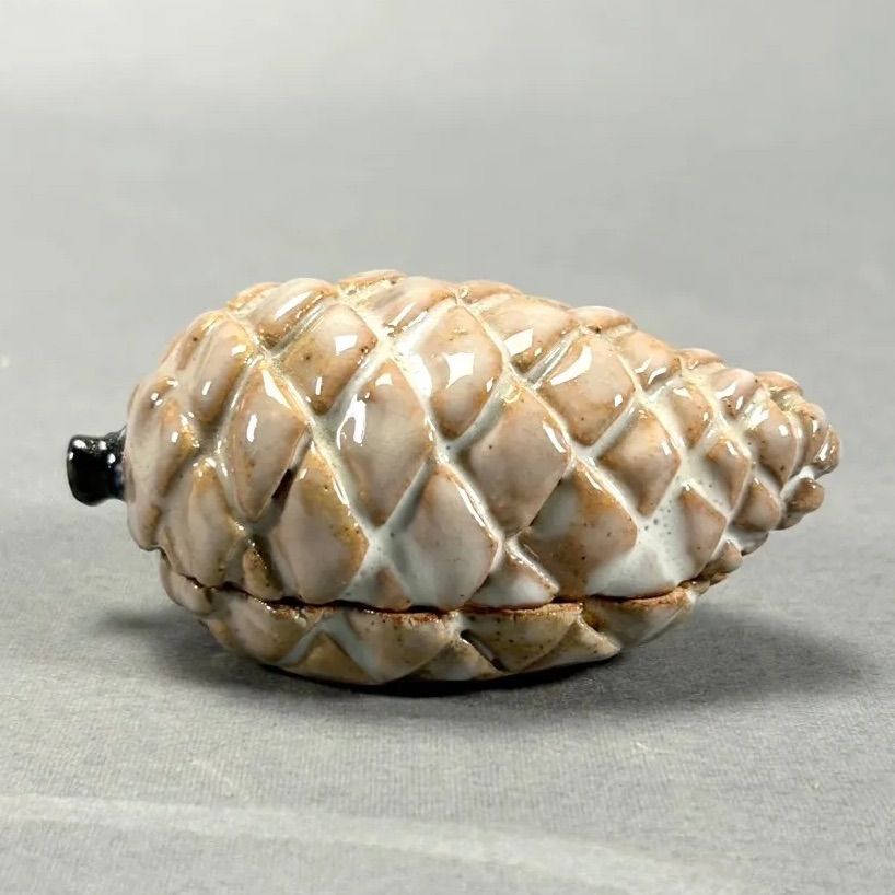 幽玄】十四代 坂倉新兵衛 萩香合 松毬 共箱 香合 - メルカリ