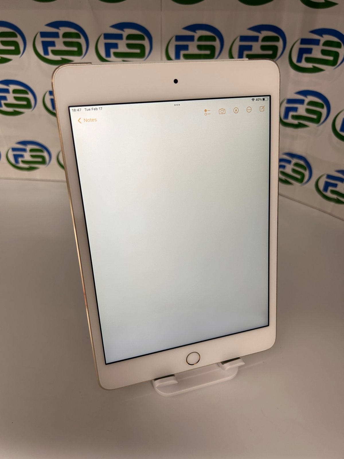 iPad mini 4 64GB ゴールド Cellular 訳あり - メルカリ