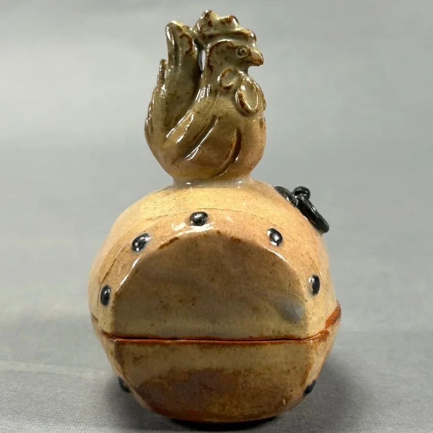 幽玄】十四代 坂倉新兵衛 萩香合 鶏 共箱 香合 - メルカリ