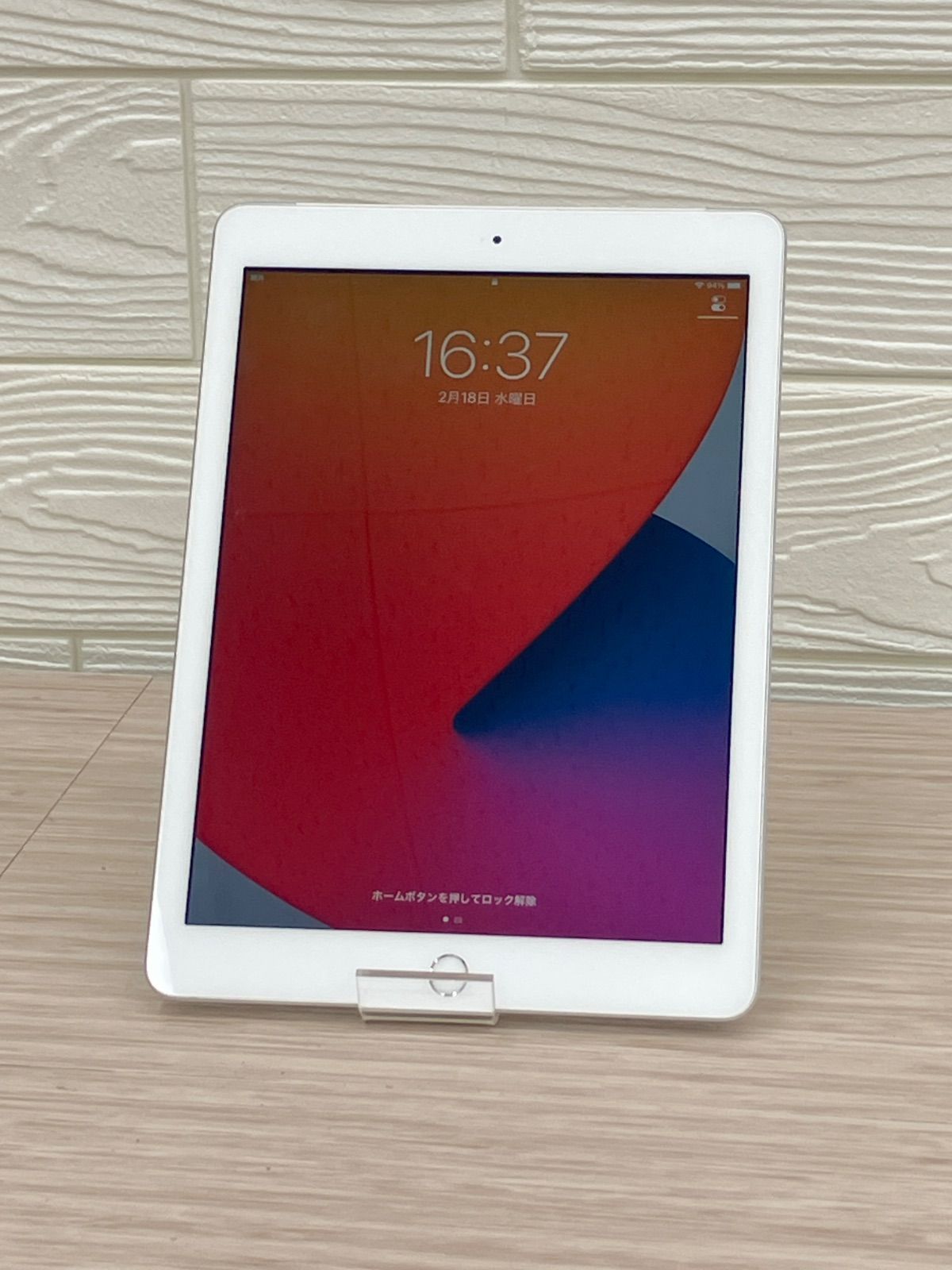 品〕 iPad 第5世代 32GB シルバー MP1L2J／A SoftBank【258】 新品，高