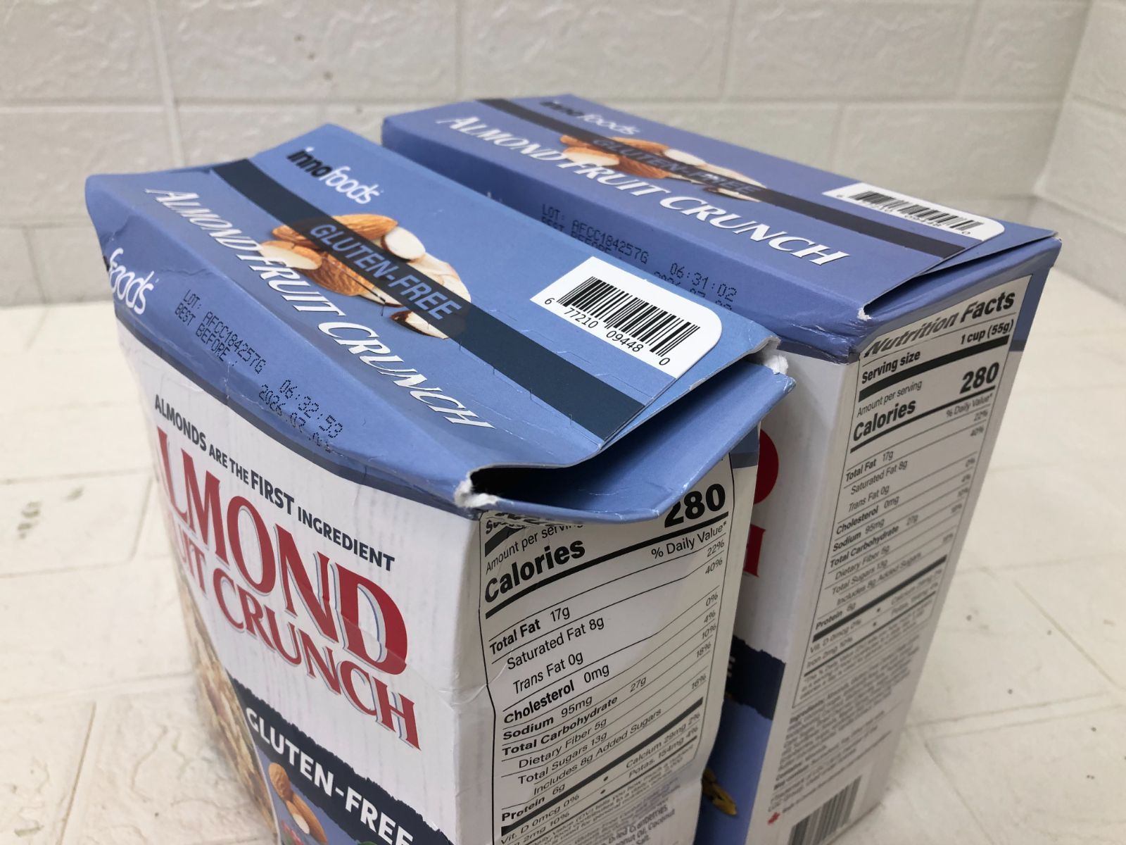 2箱セット！Innofoods アーモンドフルーツシリアル 900g - メルカリ