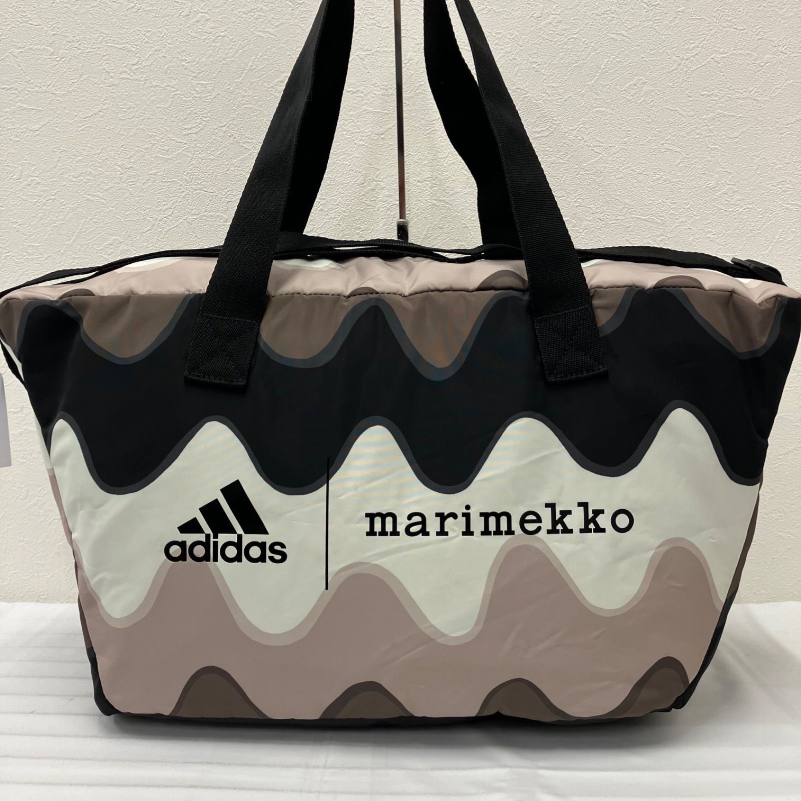 アディダス マリメッコ アディダス コラボ ボストンバッグ adidas