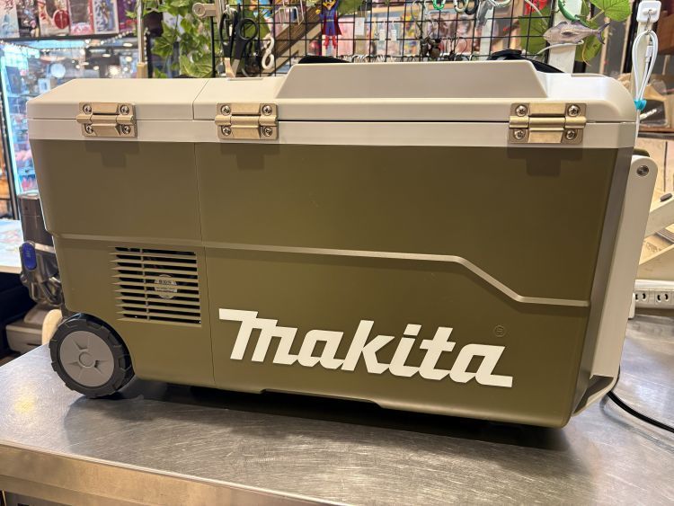 値下げアイテム！【中古品】makita 充電式保冷温庫 CW001G 20L
