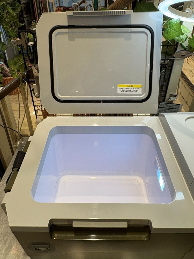 値下げアイテム！【中古品】makita 充電式保冷温庫 CW001G 20L