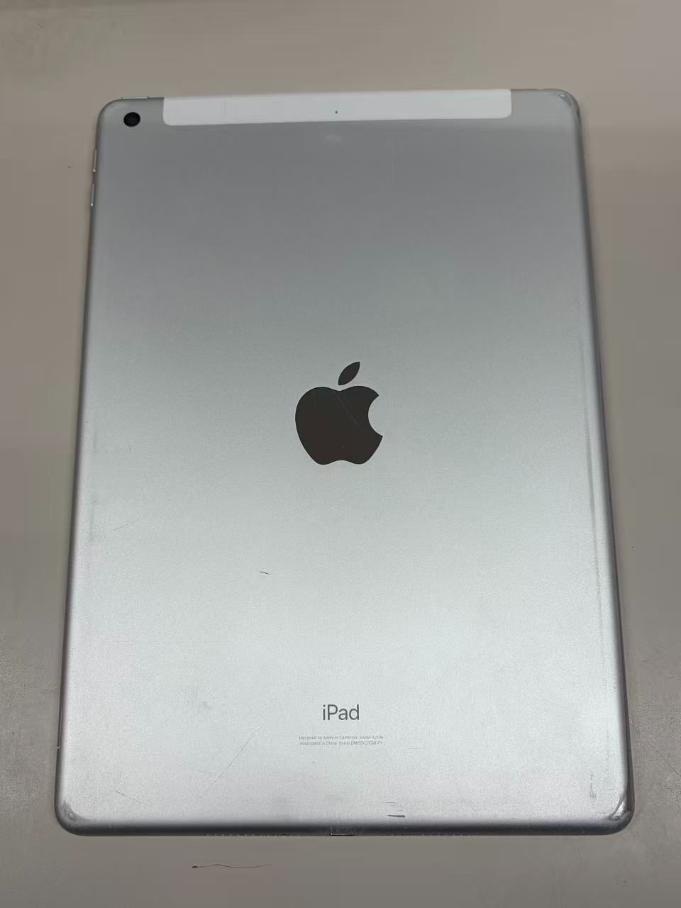 電池93% SIMフリーiPad (第7世代) 32GB シルバー - メルカリ