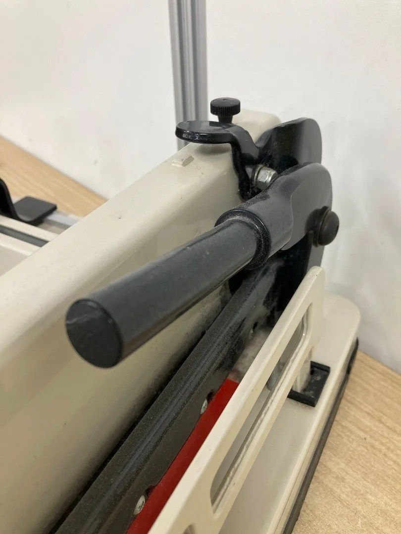 大型裁断機 ペーパーカッター BA58A4 YG-LN 大型裁断機 YG-LN BA58A4