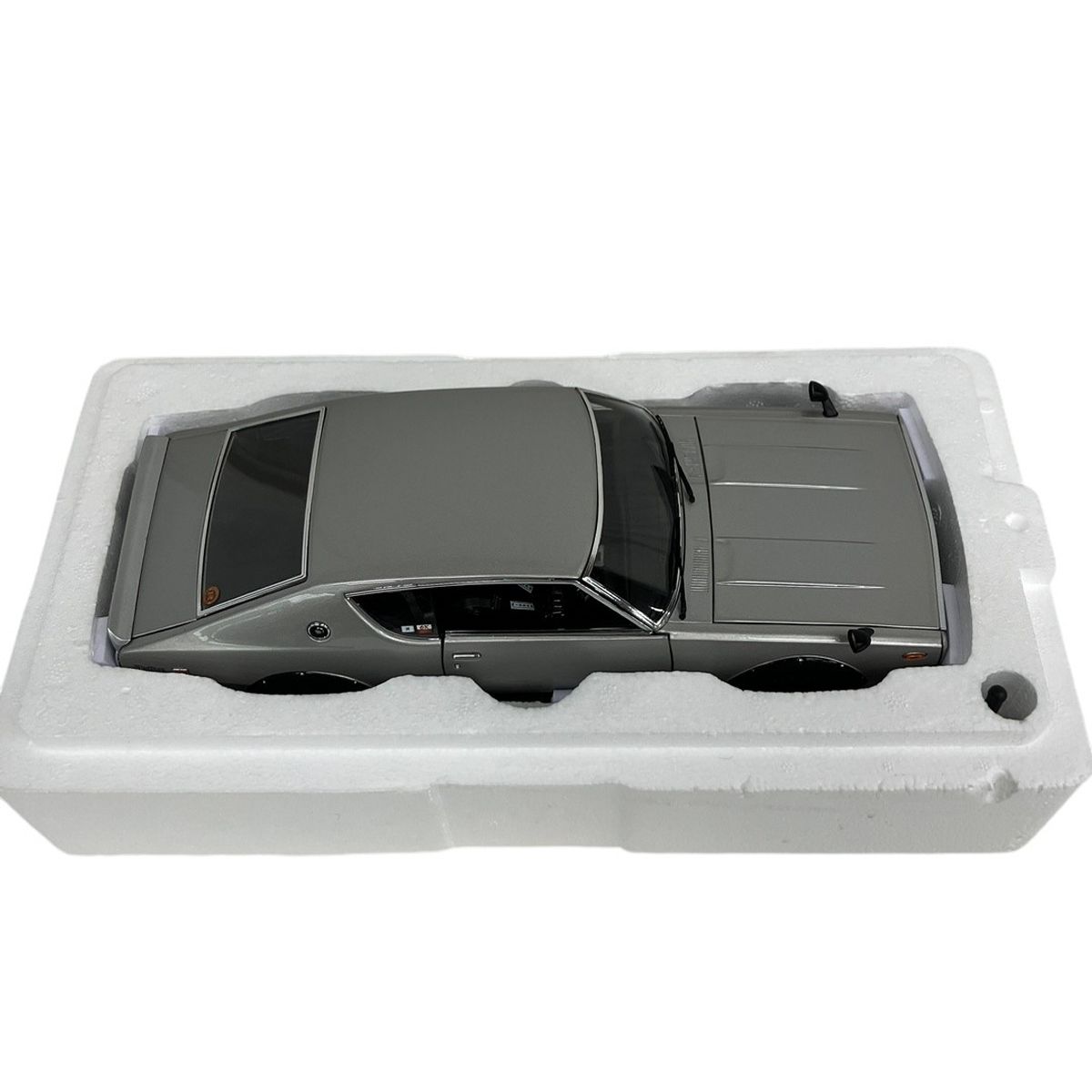 KYOSHO 京商 1/18 NISSAN SKYLINE 2000 GT-R(KPGC10) 日産