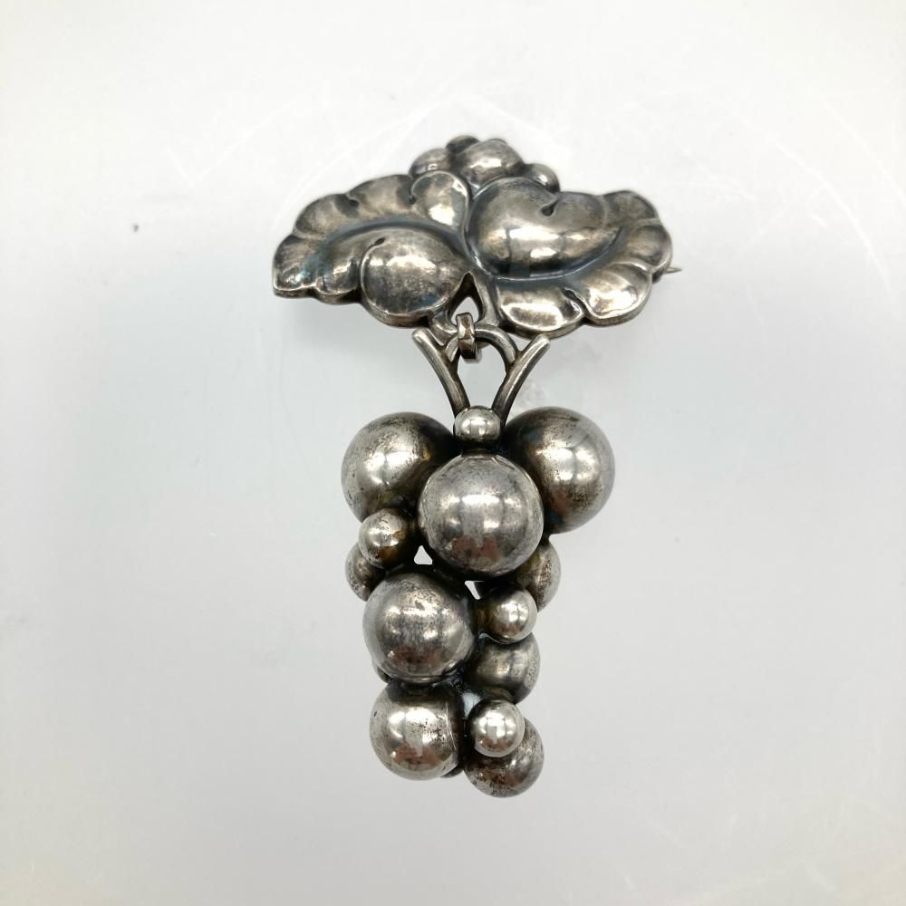 ジョージジェンセン Georg Jensen 葡萄モチーフ ブローチ SV925 24.4g