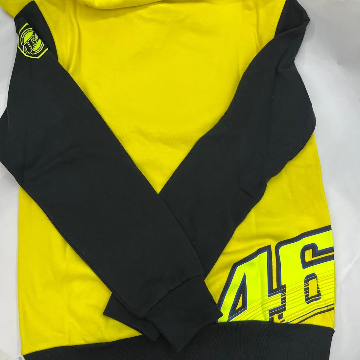未使用】ヴァレンティーノ ロッシ VR46フーディメンズS長袖黄黒【送料