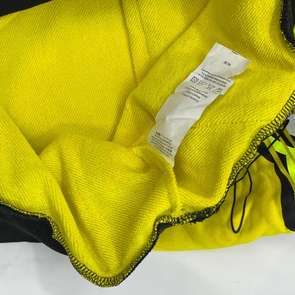 【未使用】ヴァレンティーノ ロッシ VR46フーディメンズS長袖黄黒【送料無料】メール便※代引き不可 未使用】ヴァレンティーノ ロッシ VR46フーディメンズS長袖黄黒【送料