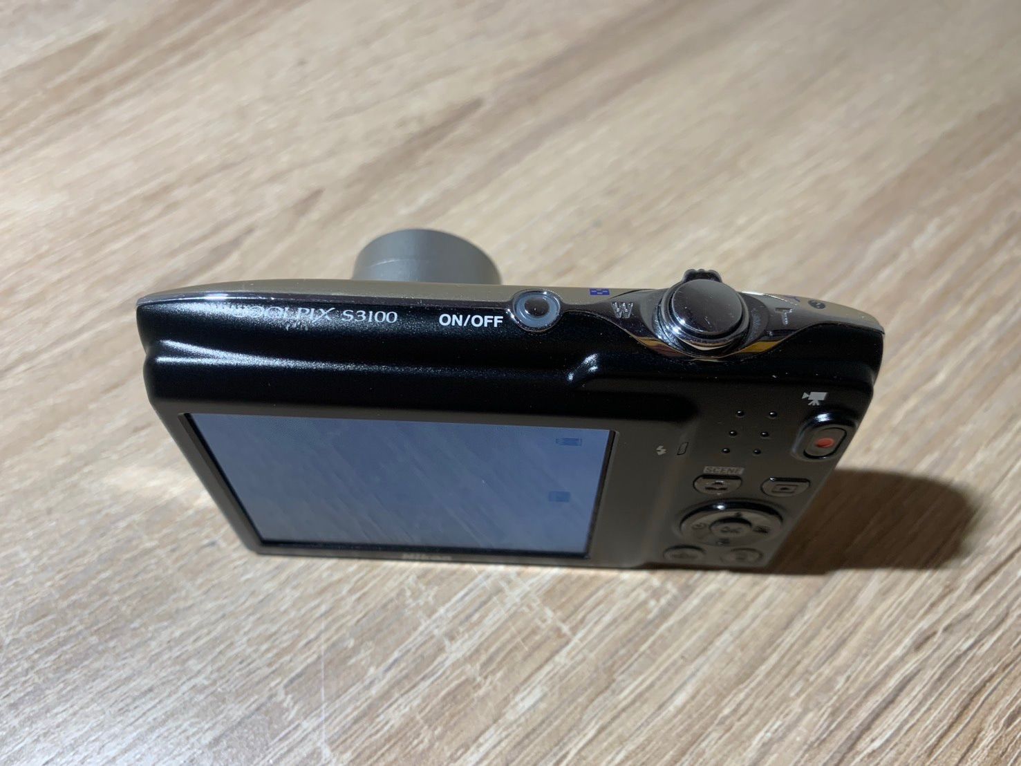 8462 Nikon COOLPIX S3100 シャンパンシルバー デジカメ ジャンク品