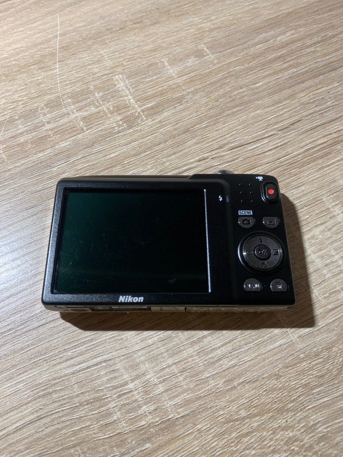 8462 Nikon COOLPIX S3100 シャンパンシルバー デジカメ ジャンク品