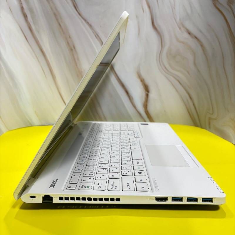 Core i3ノートパソコン【SALE‼】美品✨SSD爆速✨ windows11✨オフィス