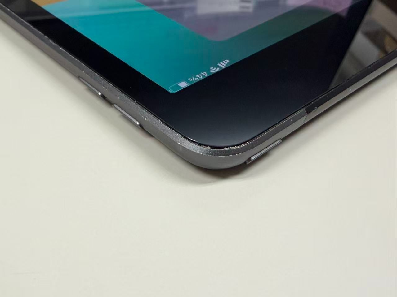 iPad 第7世代 32GB Wi-Fi+Cellular バッテリー86% 電池86% SIMフリーiPad (第7世代) 32GB スペースグレ 32GB SIMフリー