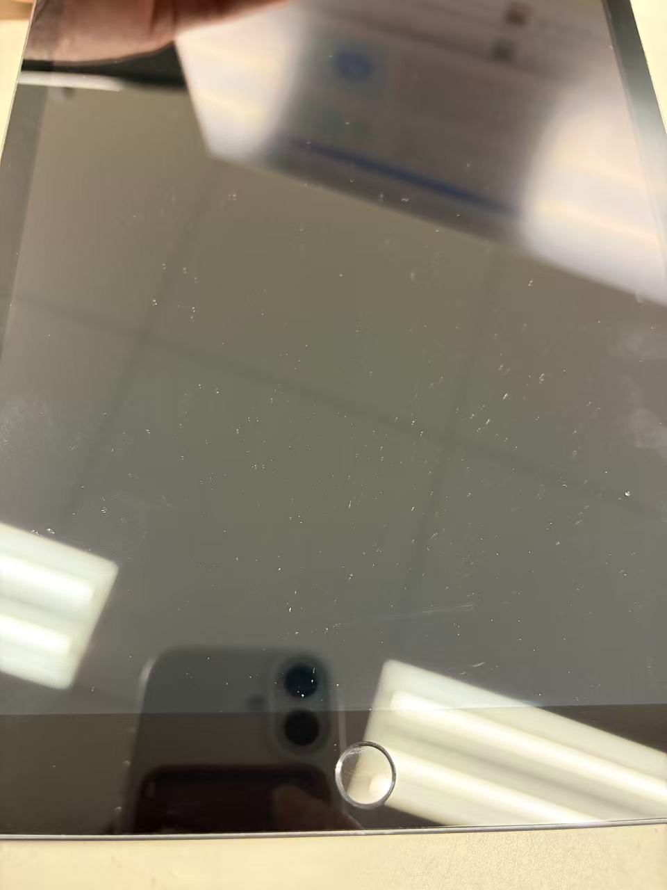 電池86% SIMフリーiPad (第7世代) 32GB スペースグレ 32GB SIMフリー