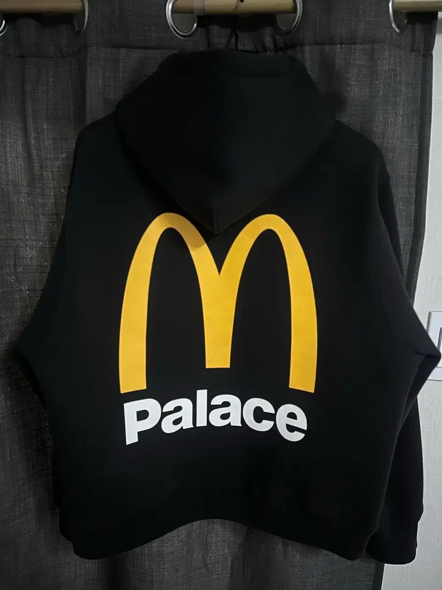 注目コラボPalace （ XL 新品) パレス X マクドナルド ロゴ フード 黒