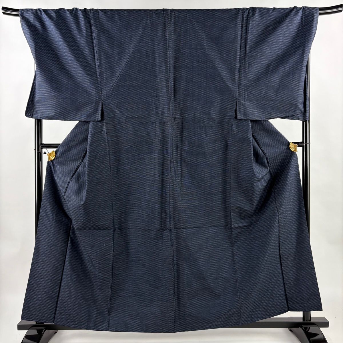 美品】 男着物 身丈159.5cm 裄丈75cm L 袷 大島紬 証紙 斜め格子 紺色