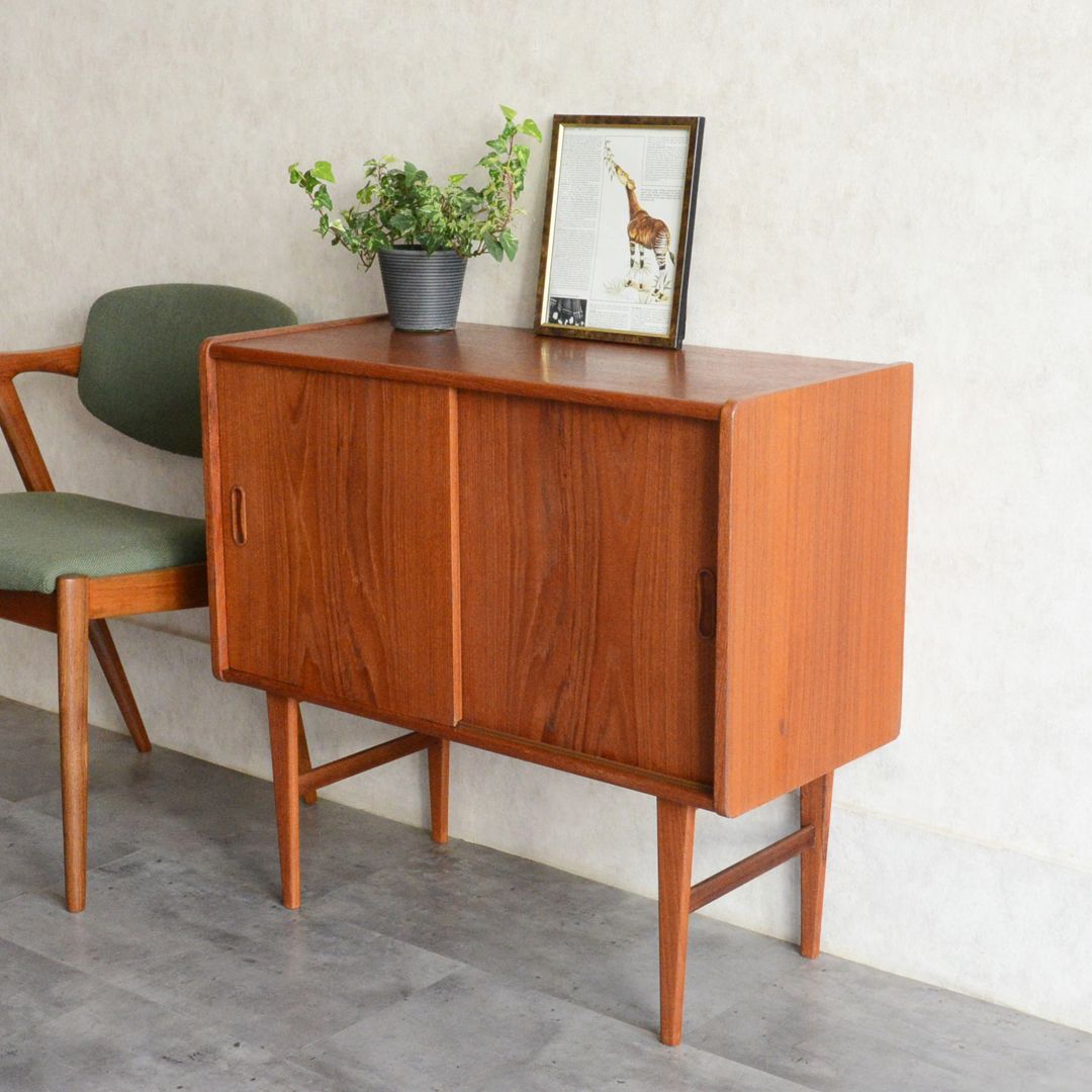 デンマーク 北欧ヴィンテージ チーク キャビネット サイドボード 北欧