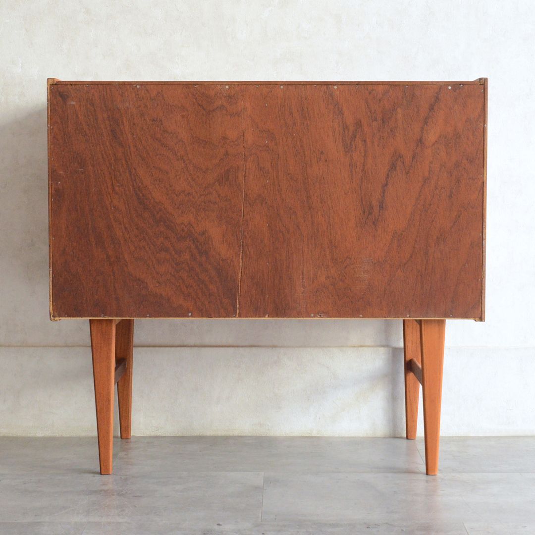 デンマーク 北欧ヴィンテージ チーク キャビネット サイドボード 北欧