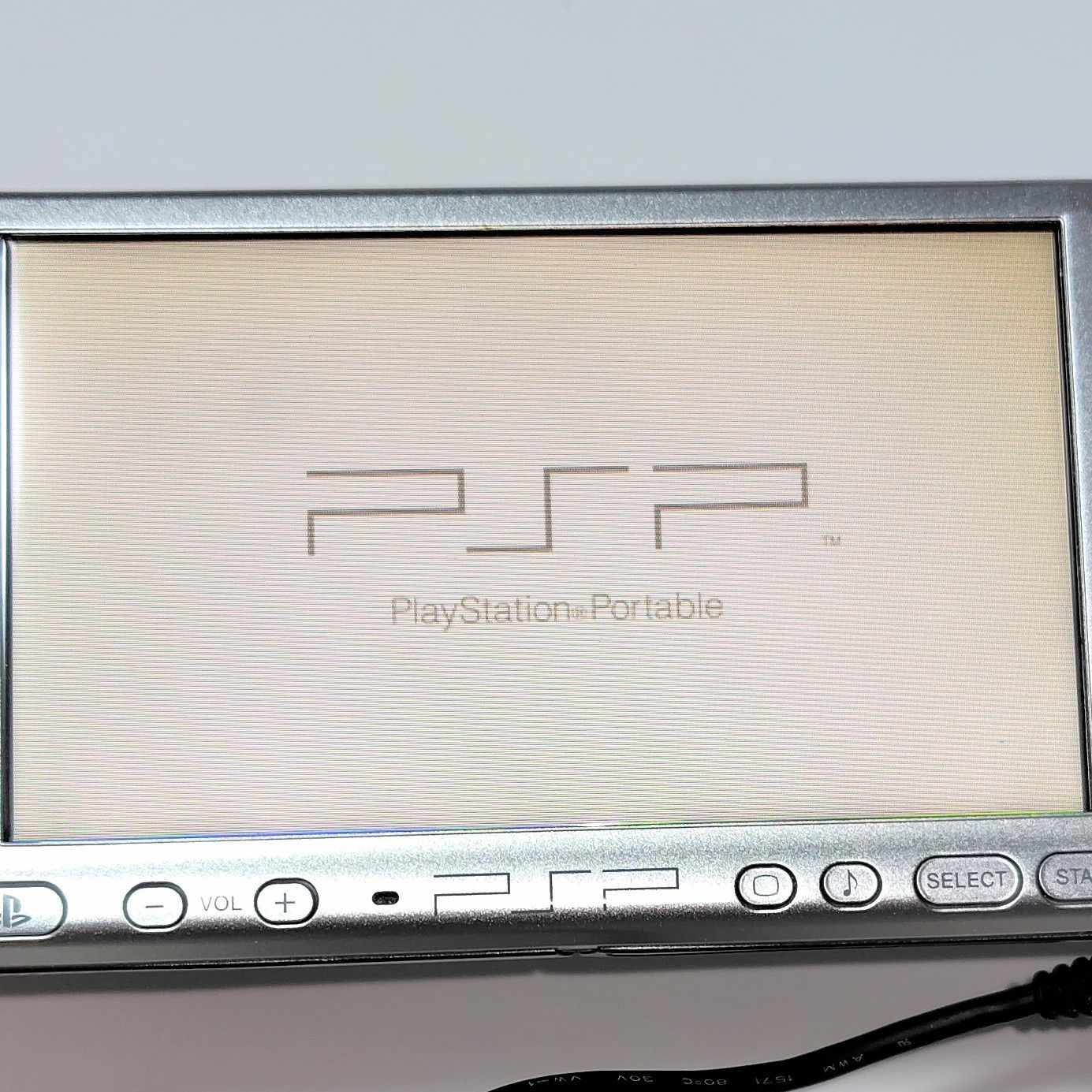 SONY PSP-3000 ミスティック・シルバー﻿ 箱 説明書 付き PSP本体良品 