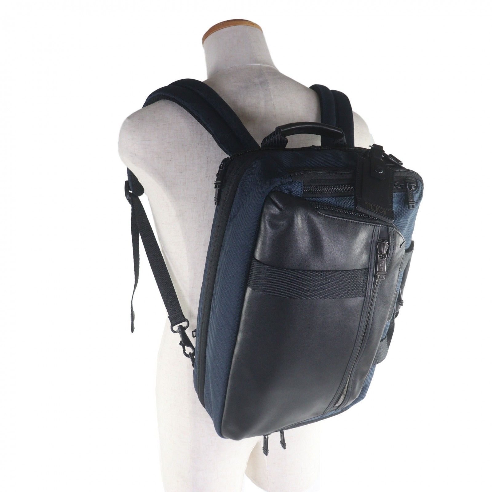 美品▽TUMI トゥミ 232308NVY BRAVO ALPHA ナイロン レザー 緩衝材入り 