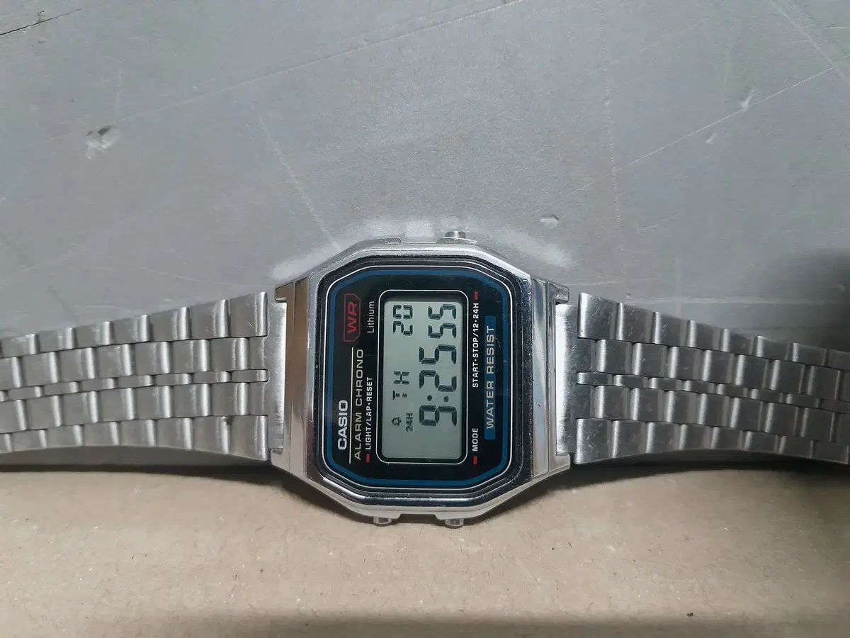 CASIO A159w デジタル時計