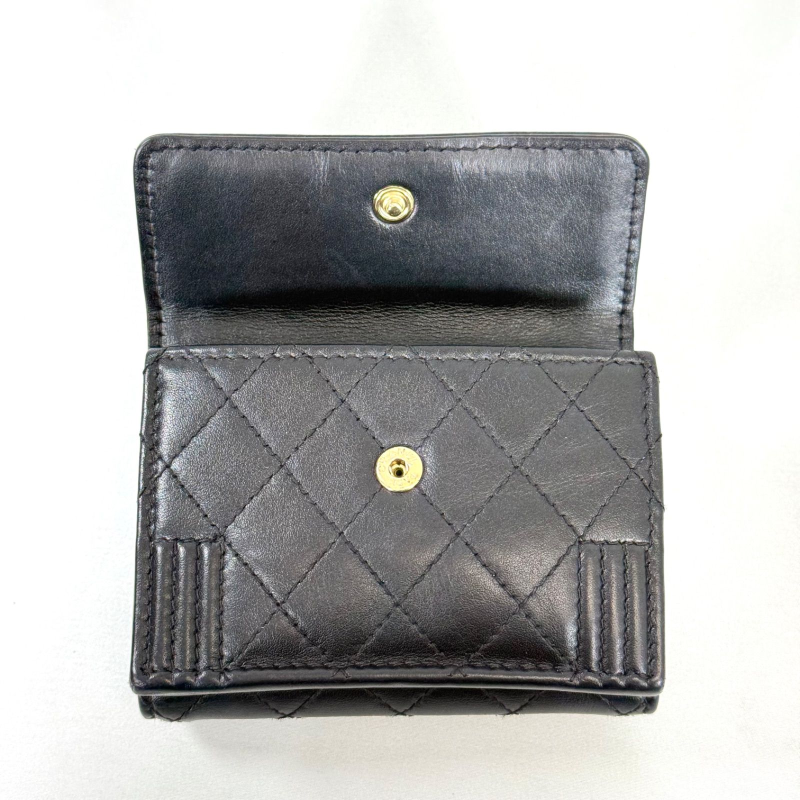 人気・美品】CHANEL シャネル ラムスキン ボーイシャネル コンパクト 
