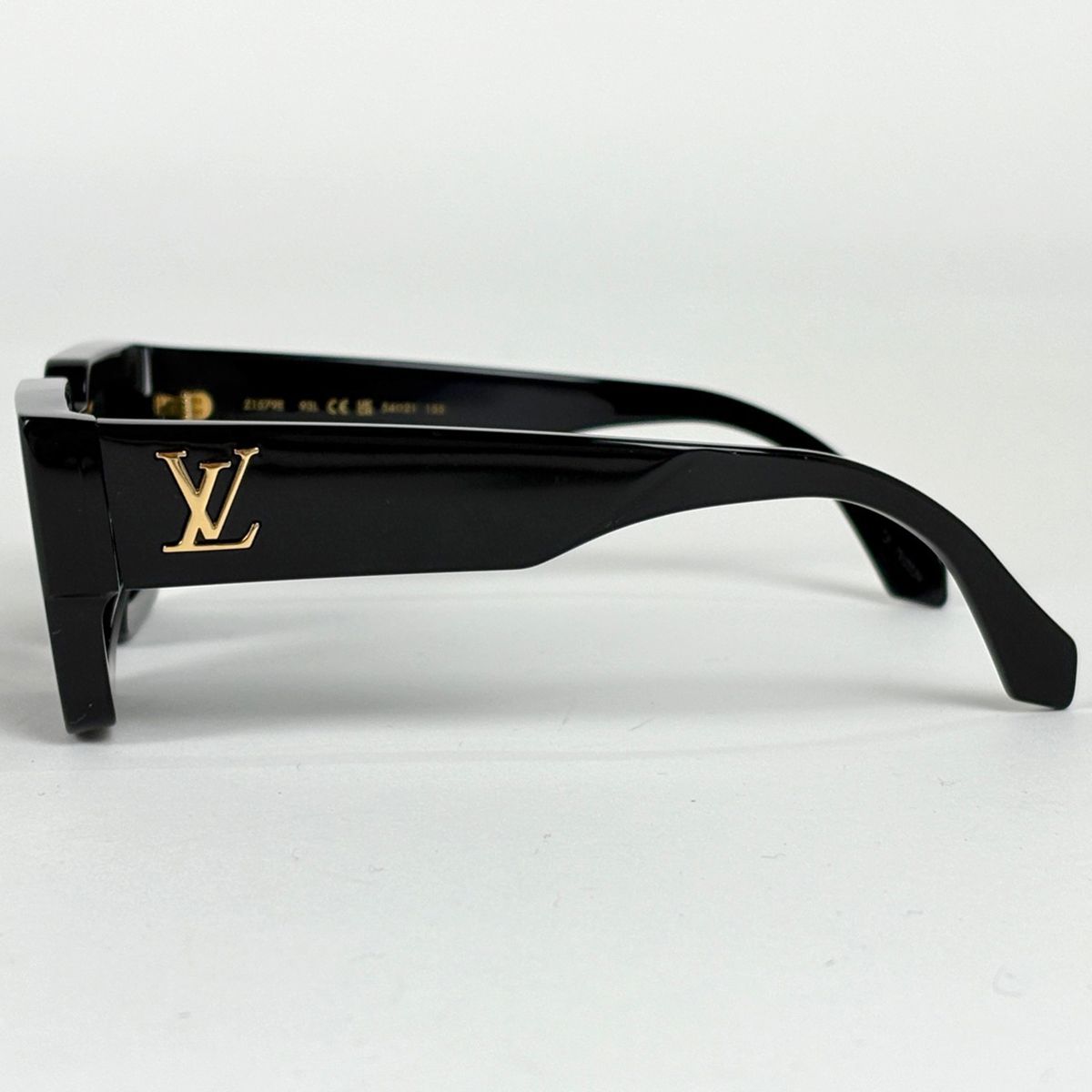 LOUIS VUITTON ルイヴィトン Z1579E LVロゴ サングラスLVクラッシュスクエア プラスチック サングラス ブラック ユニセックス ルイ・ヴィトン LV クラッシュスクエア サングラス ブラック/ゴールド