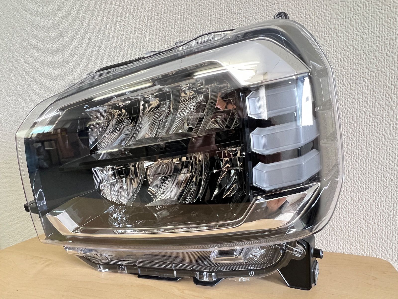 ダイハツ】タフト LA900S/LA910S 純正 左ヘッドランプ Koito100-6907D