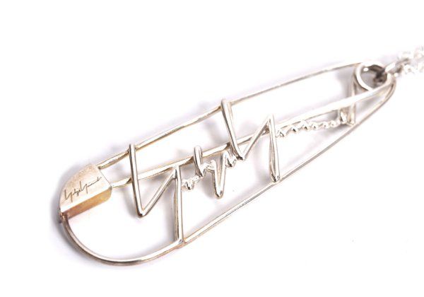 ヨウジヤマモト プールオム　セーフティピンシグネチャーロゴネックレス シルバー yohji yamamoto - pour homme | SAFETY PIN PD / ネックレス・ピン