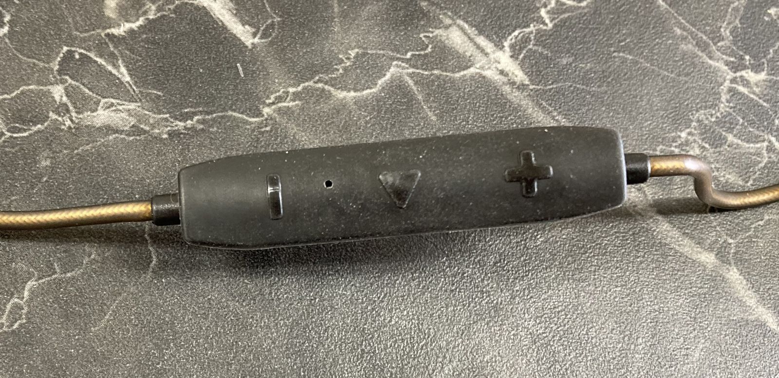 52.【店頭併売品】 AVIOT Bluetoothイヤホン カナル型 凛として時雨 
