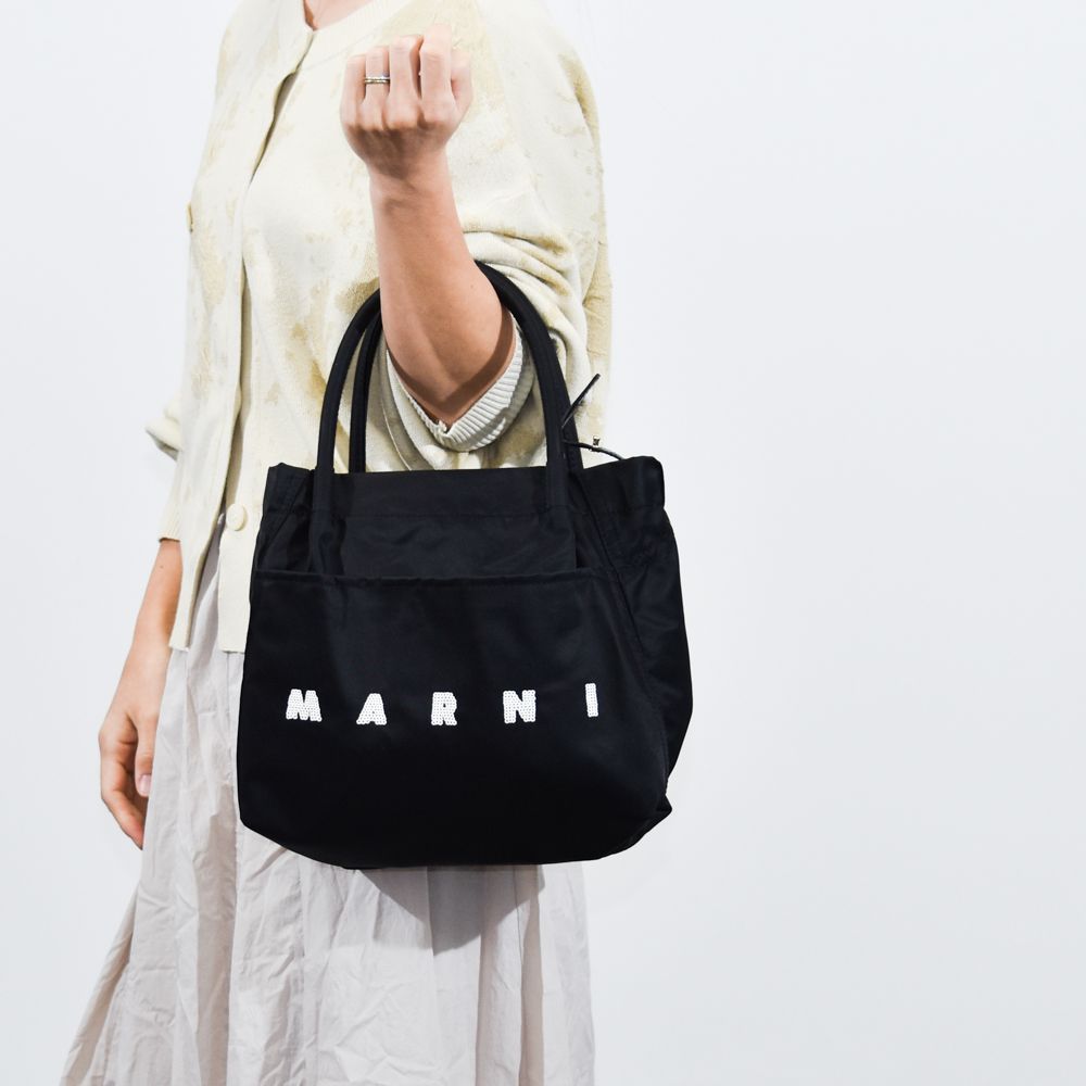 新品未使用⭐️MARNI ナイロン ロゴハンドバッグ　トートバッグ キッズ マルニ キッズ MARNI KIDS トートバッグ ロゴ ナイロン M01829 M00WS