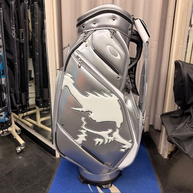 未使用 オークリー OAKLEY ゴルフ カート式 キャディバッグ 9.5型 5分割 SKULL 18.0 葛西店