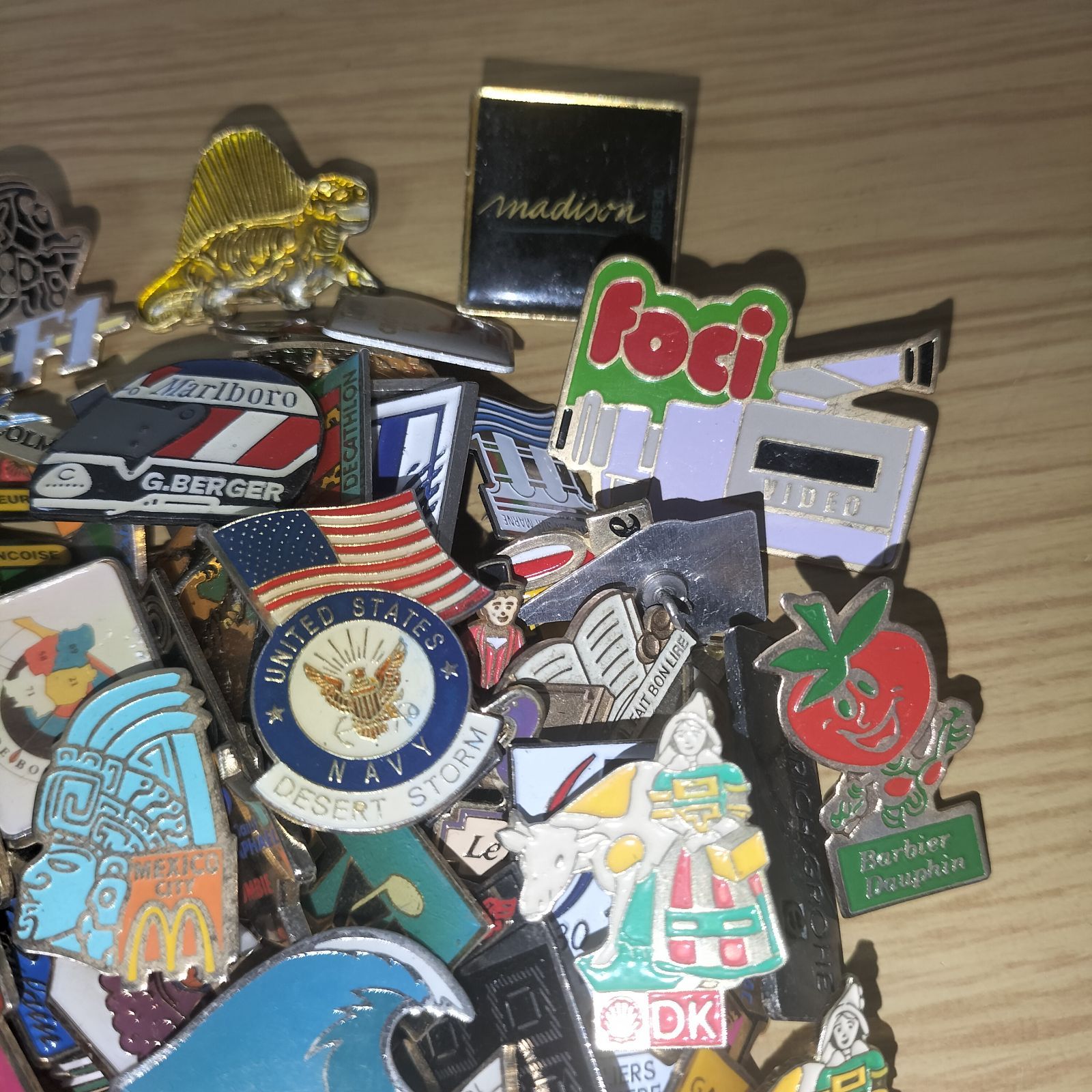 ピンバッジ 100個セット フランス雑貨 まとめ売り ピンズ ヴィンテージ