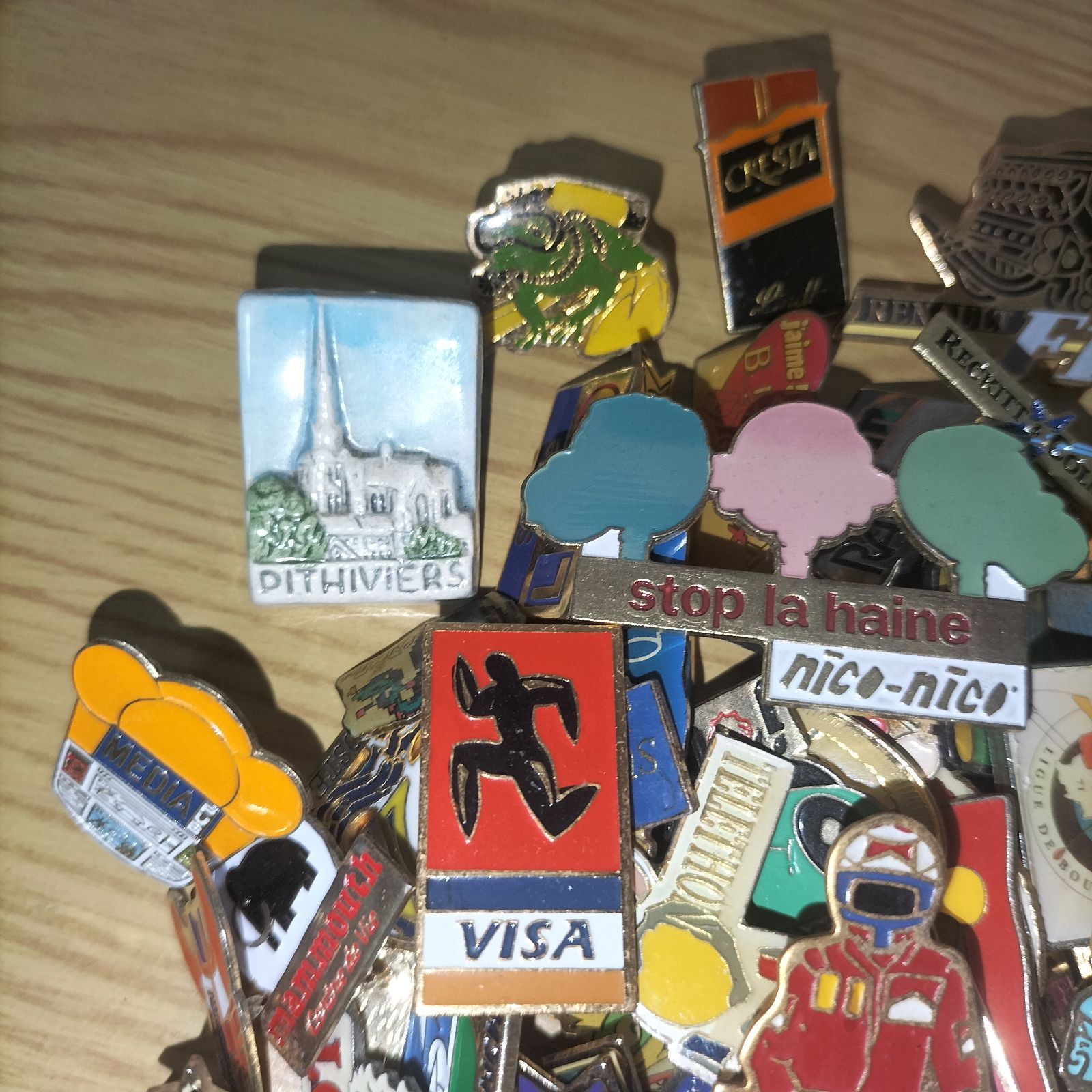 ピンバッジ 100個セット フランス雑貨 まとめ売り ピンズ ヴィンテージ