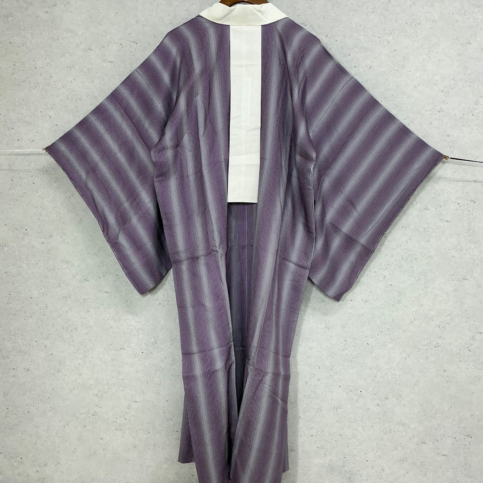 kimono+one◇未使用同然◇長襦袢◇仕付け糸付き◇衣紋抜き付き◇白半衿