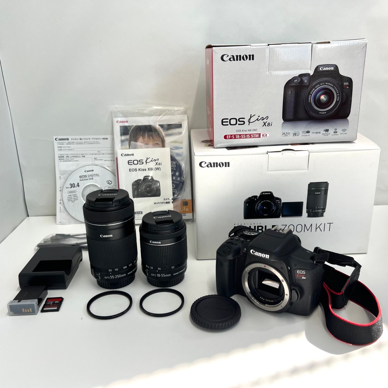 2-000168】 Canon EOS Kiss X8i ダブルズームキット べたつきなし 美品 