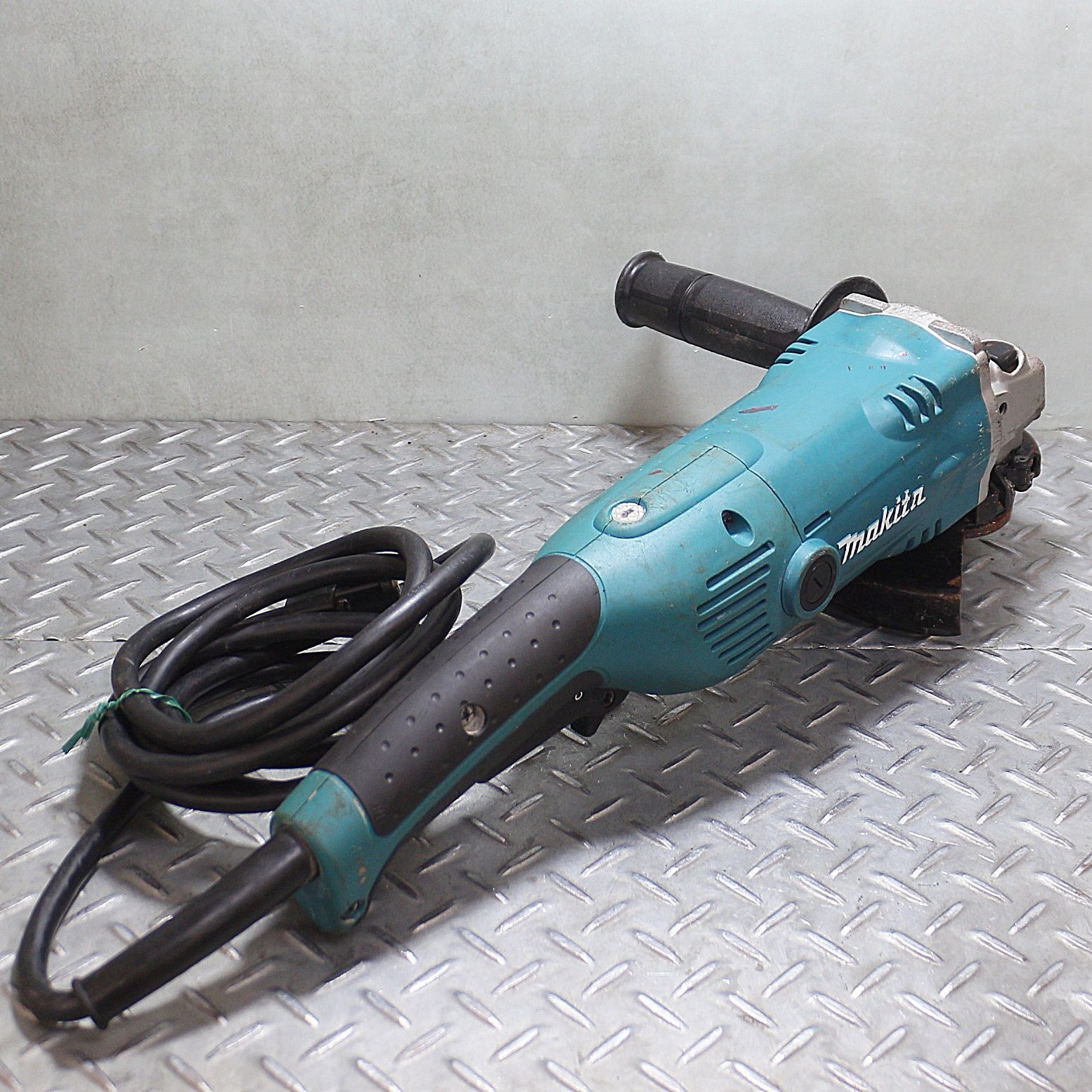 新潟発 マキタ 150mm電子ディスクグラインダ GA6021C 100V 50/60Hz