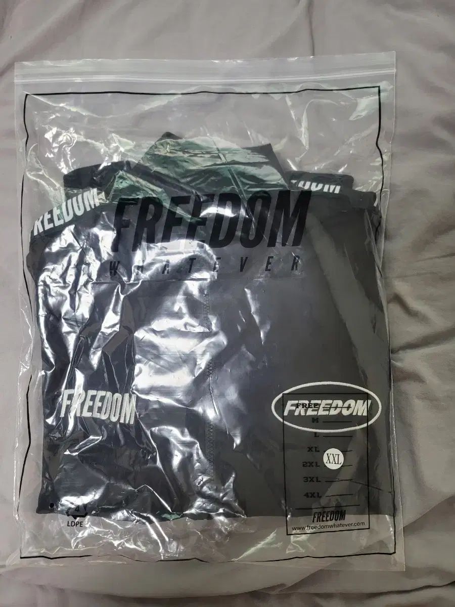 FREEDOM ジップアップ ジャージ 出品 BORN TO WIN ガースプ 【公式通販】