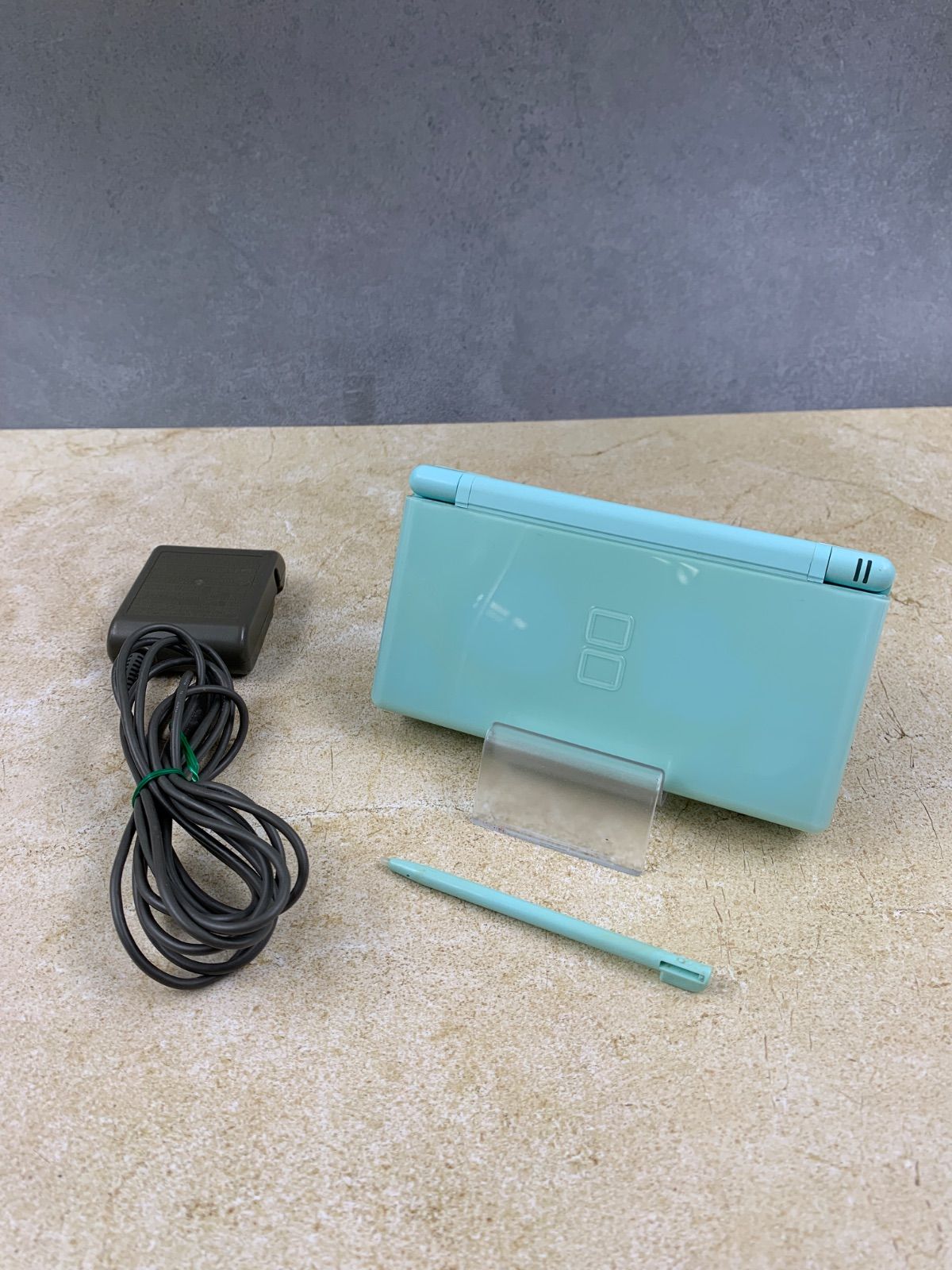 ニンテンドーDS Lite本体（USG-001/アイスブルー） ニンテンドーDS 