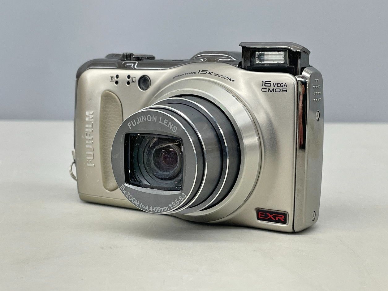 FUJIFILM FinePix F550EXR シルバー デジタルカメラ 【公式通販】