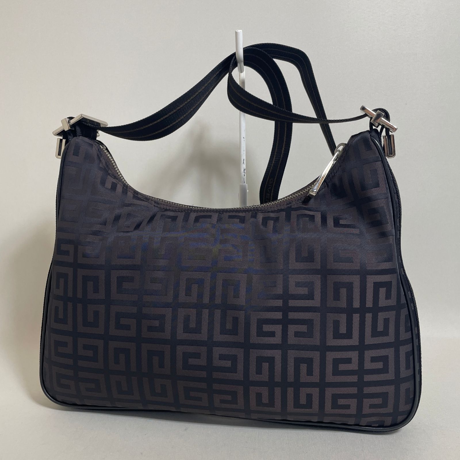 2602-23 | Beautiful | Givenchy Shoulder Bag Black 4G Logo