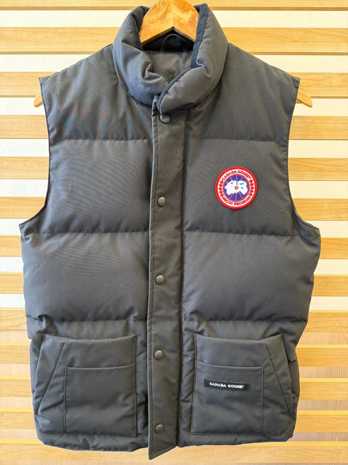 カナダグース ダウンベスト XS/TP ブラック ワッペンロゴ カナダ製