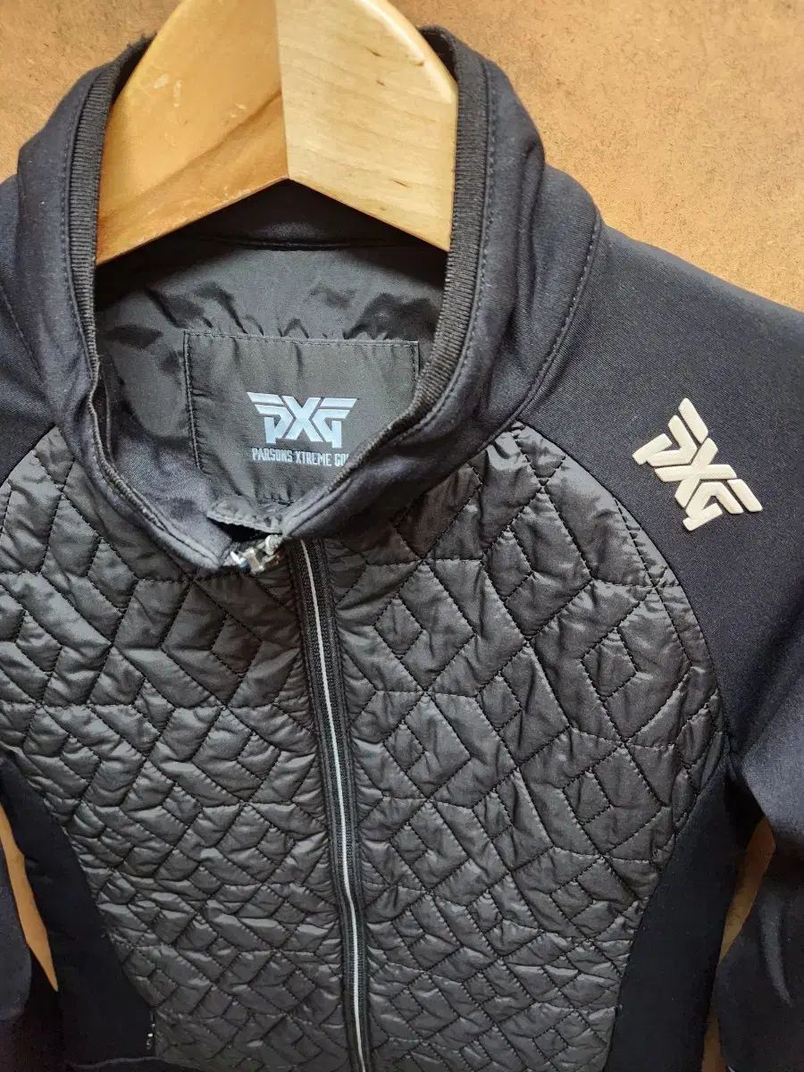 PXG キルティング ブラック レディース ジャケット レディース キルティングジャケット PXG ジャケット(レディース キルティング 中綿入りノーカラー