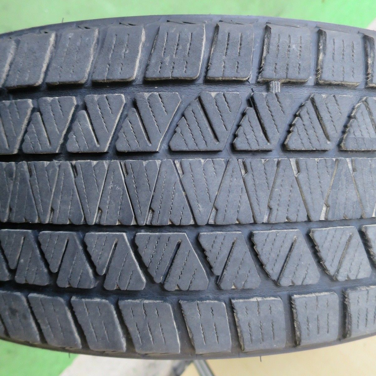 1本価格！23年☆スタッドレス 225/60R18 ブリヂストン ブリザック DM 