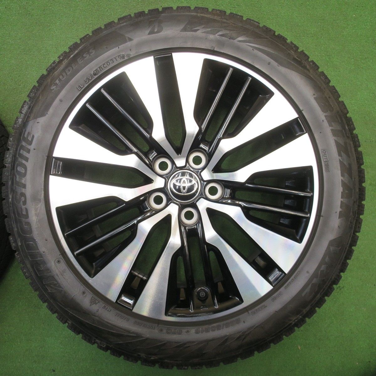 バリ溝美品‼️アルファード外し235/50R18 BLIZZAK VRX2 4本 バリ溝！キレイ！8.5分☆トヨタ 30系 アルファード ヴェルファイア SC