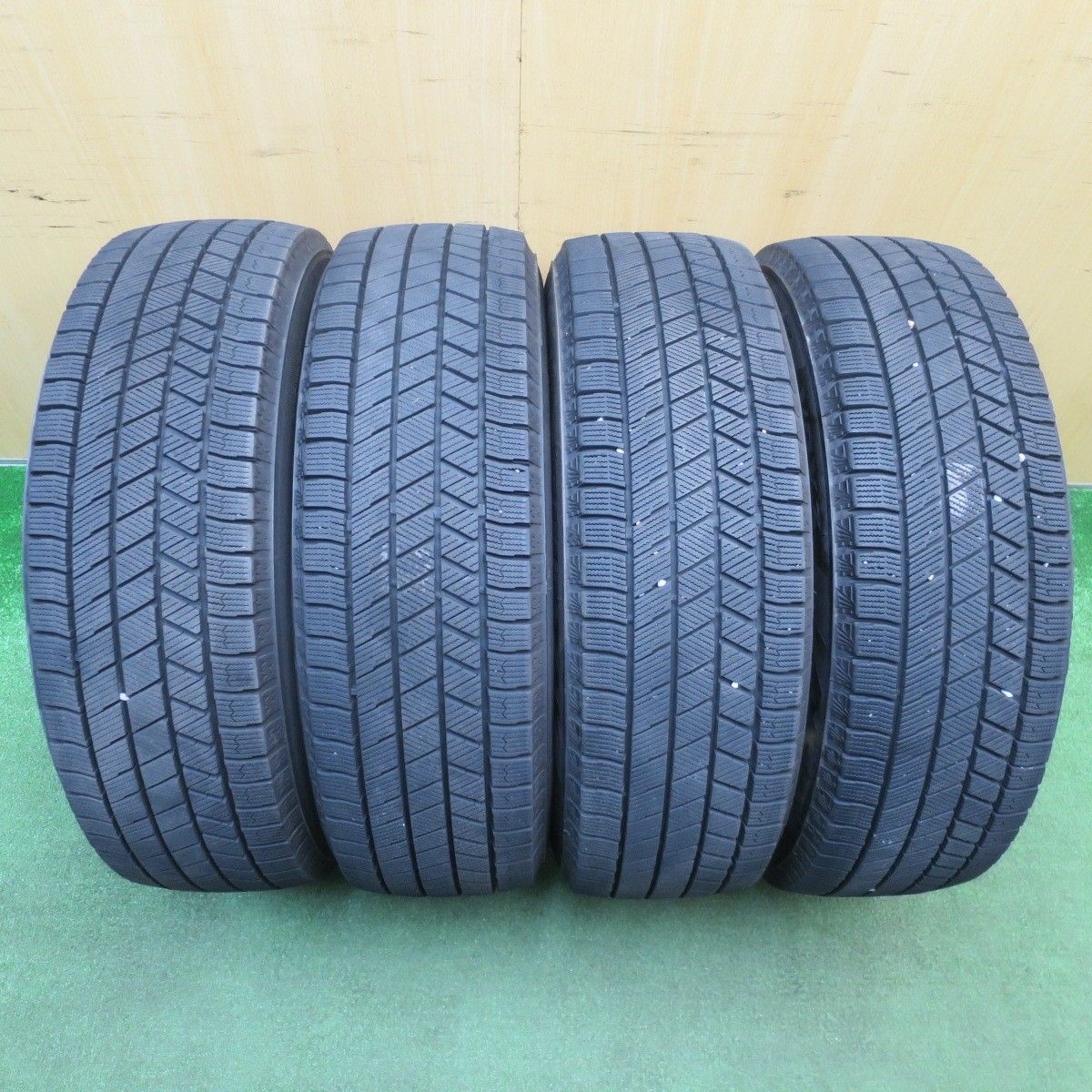 バリ溝！キレイ！9.5分☆スタッドレス 195/65R16 ブリヂストン 