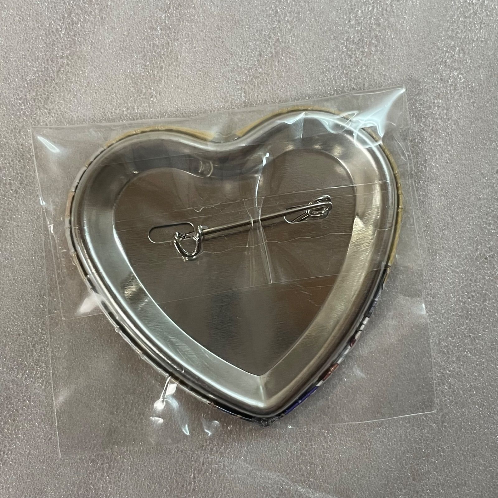 ニセコイ ハート型 缶バッジ 特典 橘万里花 S7 - メルカリ