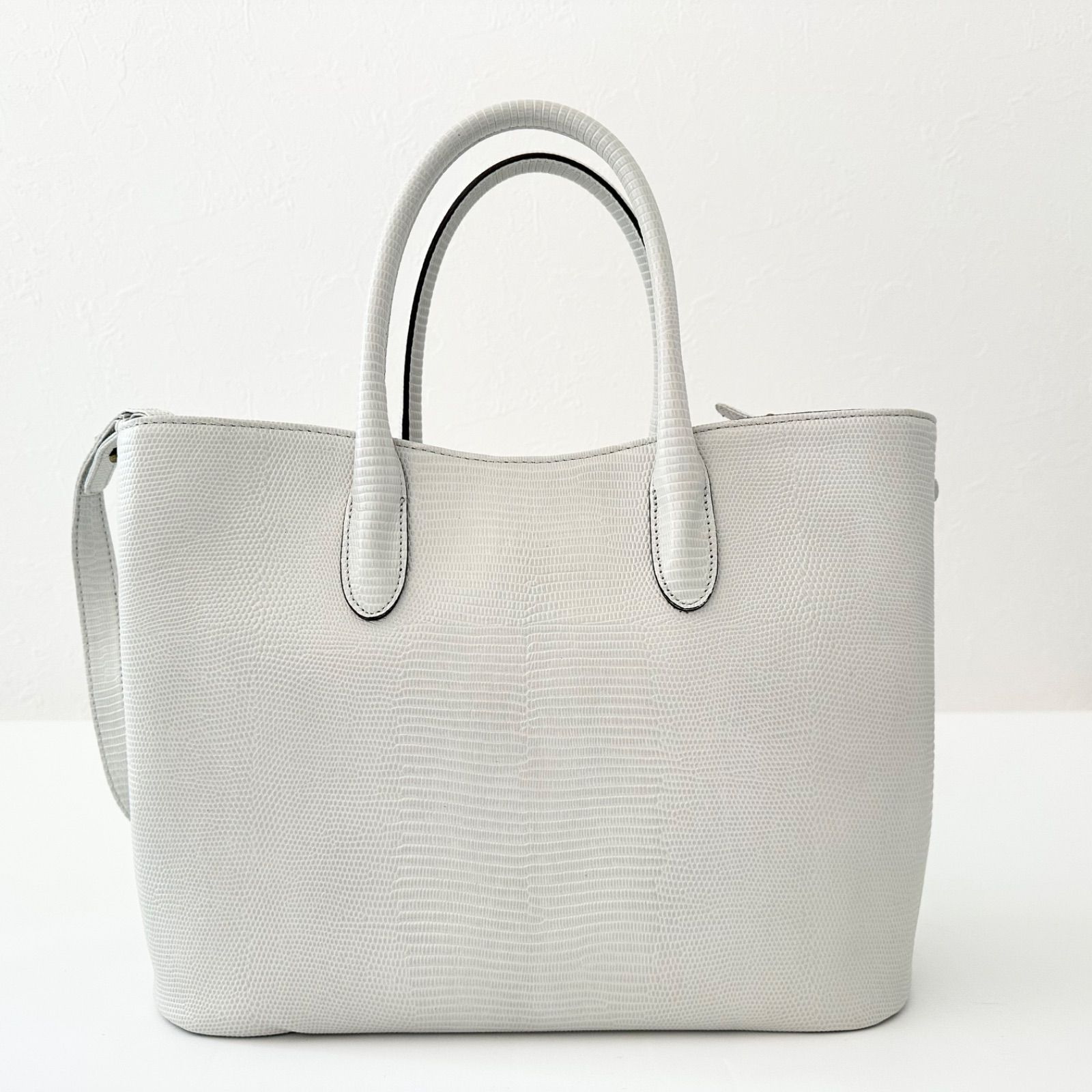 美品 TOFF&LOADSTONE Moelleux モワルー クリアグレー リザード型押し 