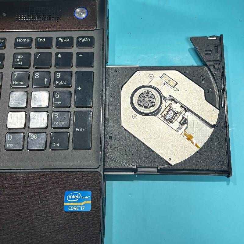 Corei7＆爆速SSD480GB✨Win11カメラ付ノートパソコン✨ゴールド 爆速Corei7✨富士通ノートPC Win11 SSD 8GB - メルカリ